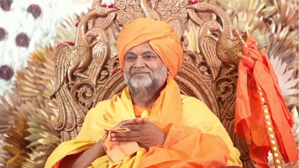 प्रेरणादायक प्रवचन देते सिद्द्गुरूवर सिद्धेश्वर ब्रह्मऋषि गुरुदेव 