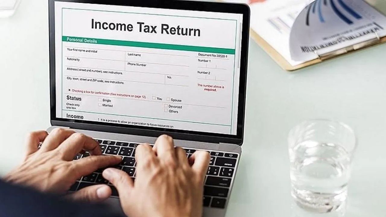 Freelancers कैसे करें ITR फाइलिंग? टैक्स स्लैब से लेकर डिडक्शन तक जानिए पूरी प्रक्रिया