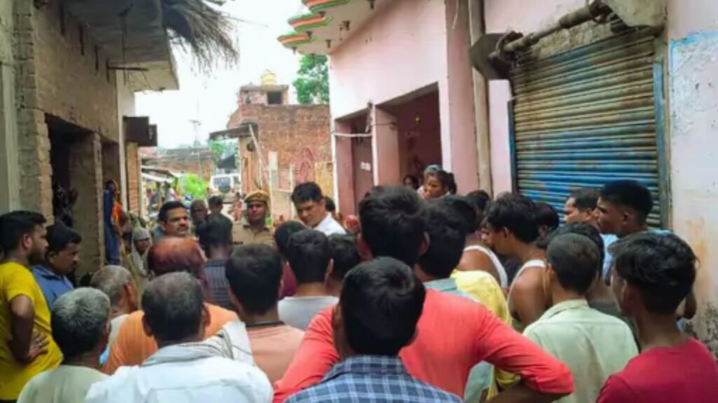 गांव में मचा हड़कंप