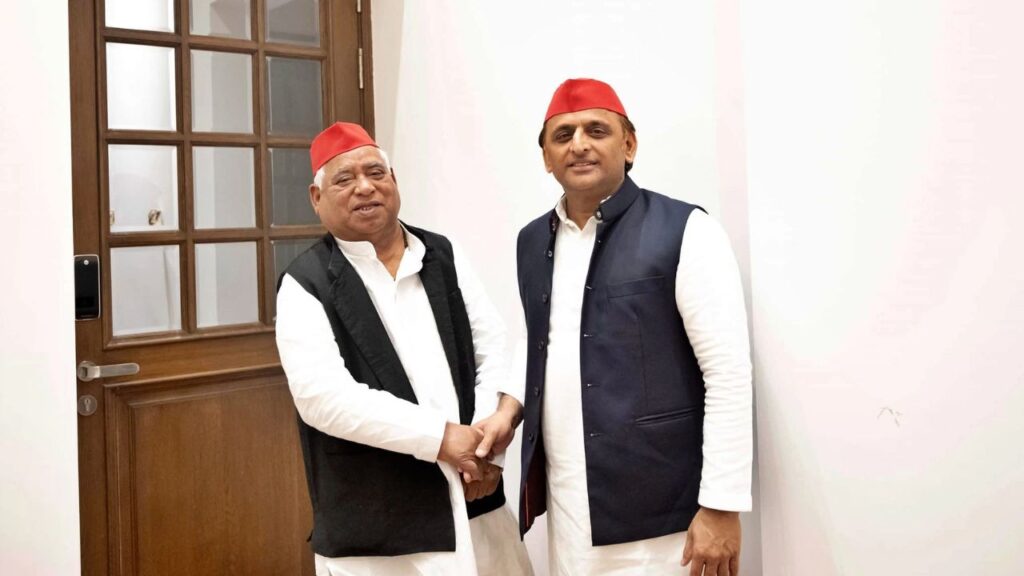 SP MPs Awadhesh Prasad and Akhilesh Yadav (Source-Google)