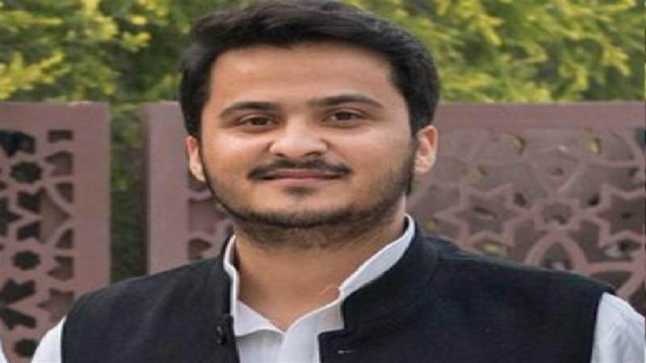 फर्जी दस्तावेज़ों का इस्तेमाल बना अब्दुल्ला आज़म के लिए मुसीबत, हाईकोर्ट ने खारिज की याचिका फर्जी दस्तावेज़ों का इस्तेमाल बना अब्दुल्ला आज़म के लिए मुसीबत, हाईकोर्ट ने खारिज की याचिका