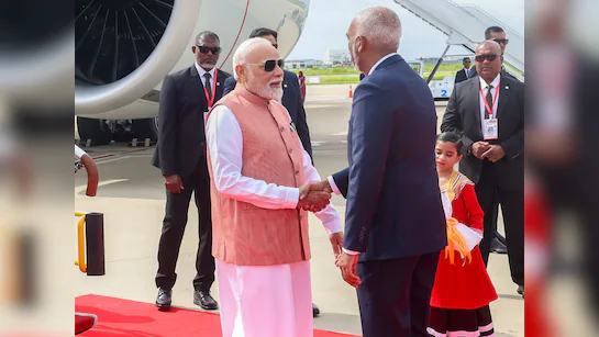 मालदीव की धरती पर PM मोदी की चुपचाप कूटनीति: 4850 करोड़ की सौगात, मगर असली मकसद कुछ और?