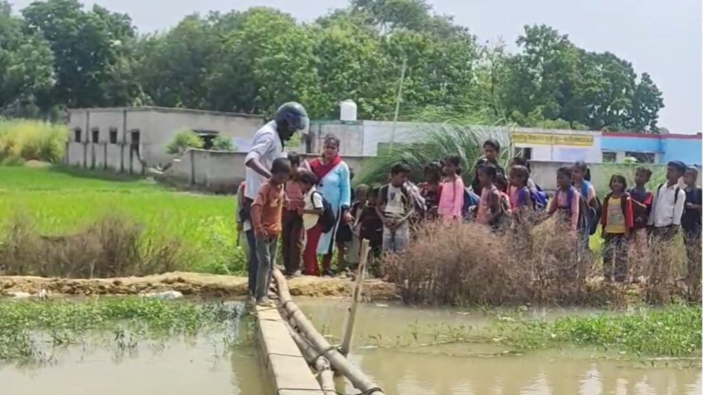 Children crossing a dangerous road
