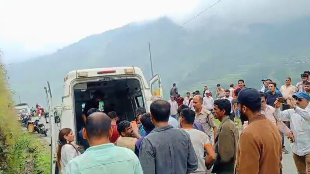 चकराता में सड़क हादसा