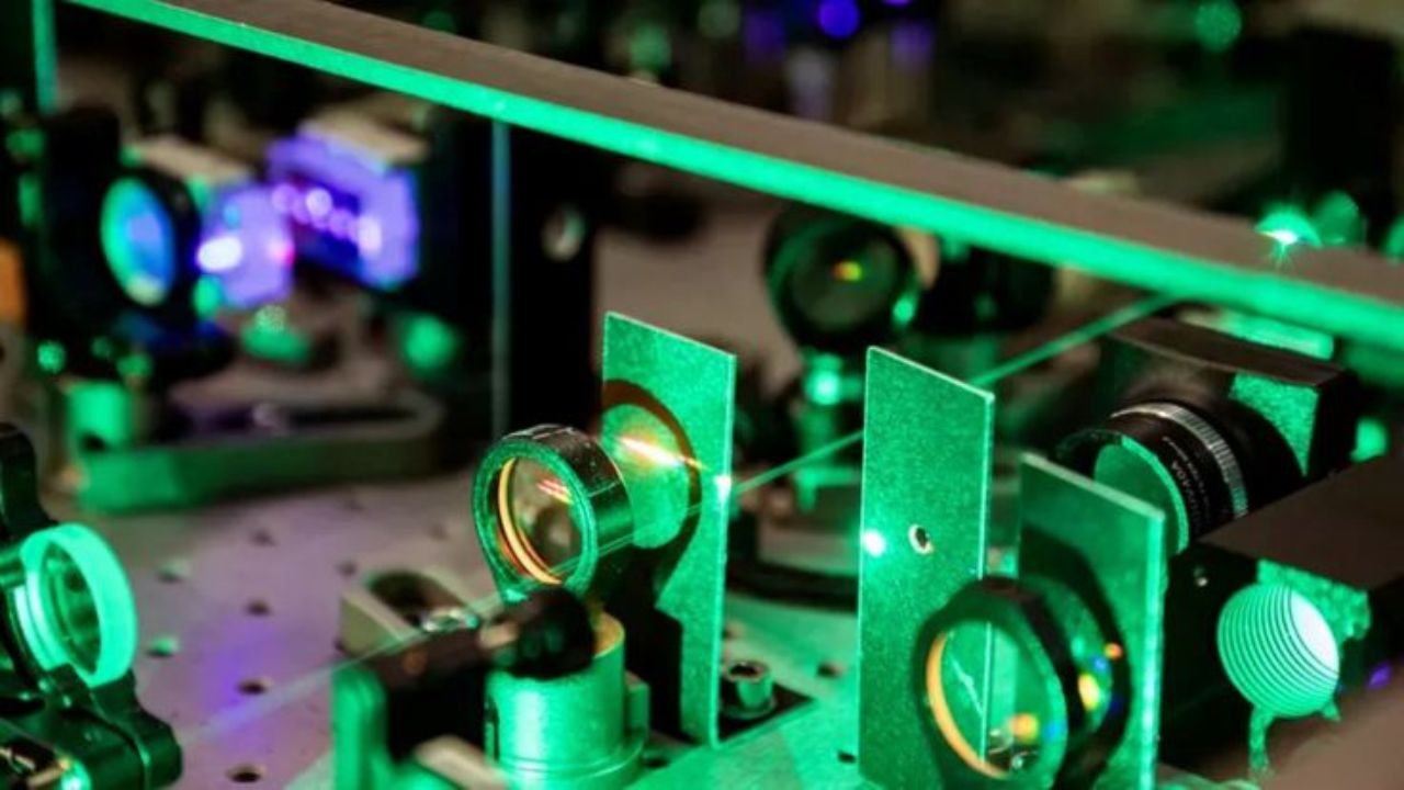 High-efficiency laser amplifier technology, symbolic photo (Img: Pinterest)