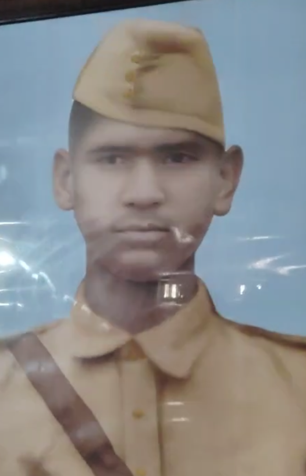 स्वतंत्रता संग्राम सेनानी पंडित हीरालाल त्रिवेदी के परिजनों को गांव के लोगों ने किया सम्मानित, परिजनों ने प्रशासन पर लगाया उपेक्षा का आरोप