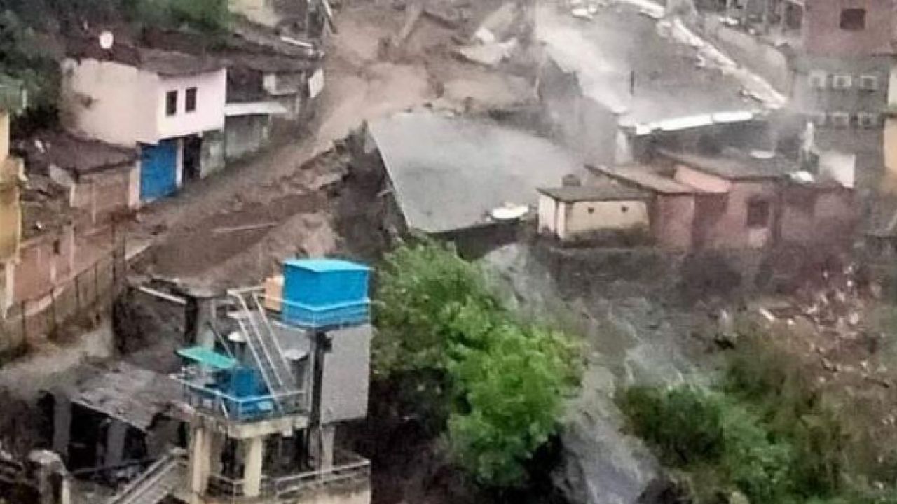 उत्तराखंड में बादल फटने से तबाही: रुद्रप्रयाग और चमोली में कई लोग लापता, जनजीवन हुआ अस्त-व्यस्त उत्तराखंड में बादल फटने से तबाही: रुद्रप्रयाग और चमोली में कई लोग लापता, जनजीवन हुआ अस्त-व्यस्त