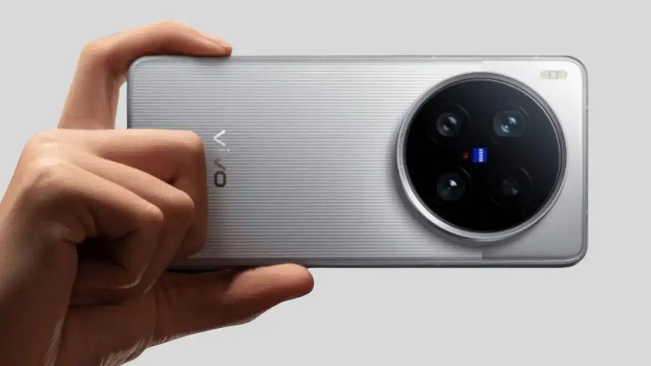 Zeiss coating on camera (Img: Google)