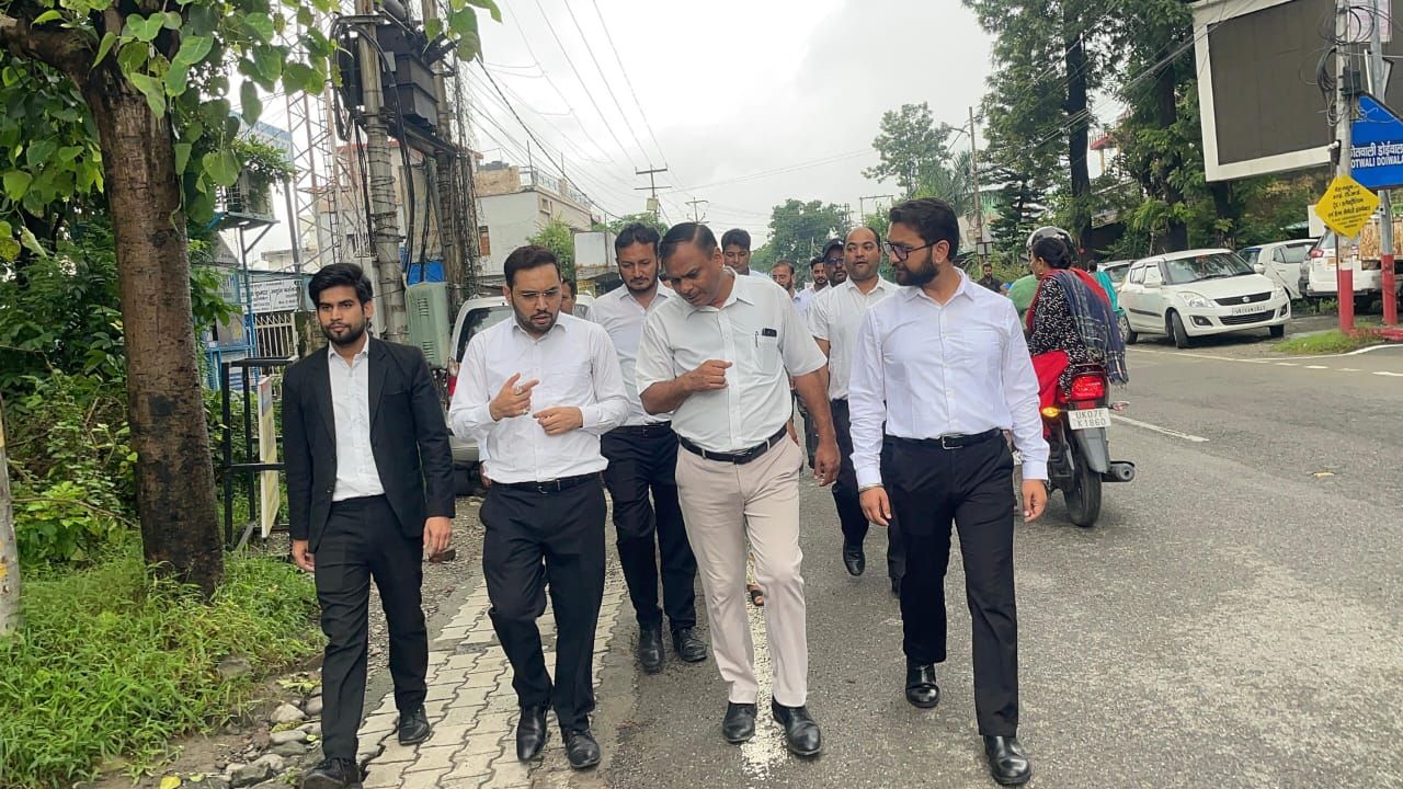 पर्यावरण प्रदूषण के खिलाफ जागरूकता अभियान: डोईवाला में अधिवक्ताओं ने निकाला पैदल मार्च पर्यावरण प्रदूषण के खिलाफ जागरूकता अभियान: डोईवाला में अधिवक्ताओं ने निकाला पैदल मार्च