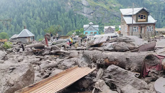 Kishtwar Cloudburst: किश्तवाड़ की आपदा! बादल फटा तो उजड़ गए कई घरौंदे, 46 लोगों की मौत; जानिए अब तक हुए नुकसान का पूरा अपडेट
