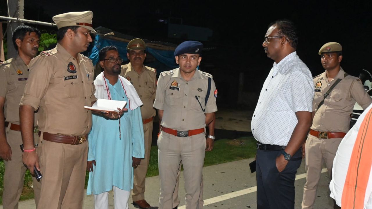 Breaking News: तेज रफ्तार ने 3 युवकों को सुलाया मौत की नींद, खून से लाल हुई महाराजगंज की सड़क