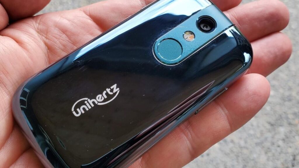 world smallest mobile phones