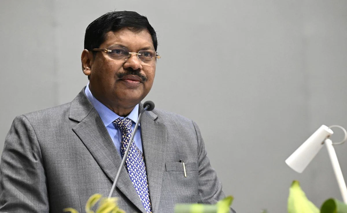 सुप्रीम कोर्ट में नई व्यवस्था: वरिष्ठ वकीलों को नहीं मिलेगी तत्काल सुनवाई की सुविधा, जानिए  CJI गवई ने क्या दिए निर्देश