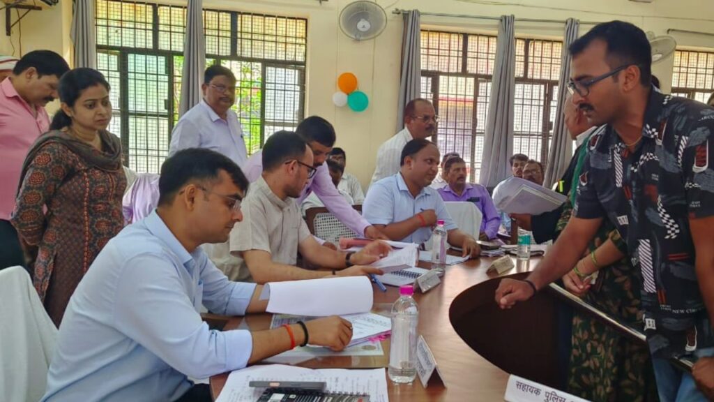 Varanasi DM Samadhan Diwas