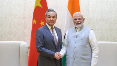 भारत में चीनी विदेश मंत्री की एंट्री, PM मोदी से गुप्त मुलाकात… क्या बदलने वाला है भारत-चीन रिश्ता?