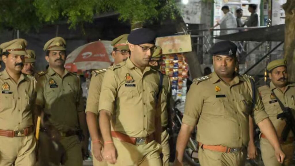 बाराबंकी पुलिस ने गिरोह का भंडाफोड़ किया