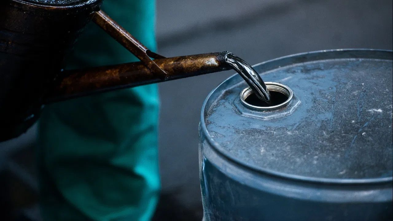 Crude oil purchase (Img: Google)