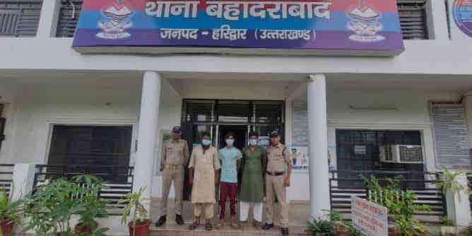 हरिद्वार में गौकशी गैंग का पर्दाफाश, 500 किलो गौमांस के साथ तीन आरोपी गिरफ्तार हरिद्वार में गौकशी गैंग का पर्दाफाश, 500 किलो गौमांस के साथ तीन आरोपी गिरफ्तार