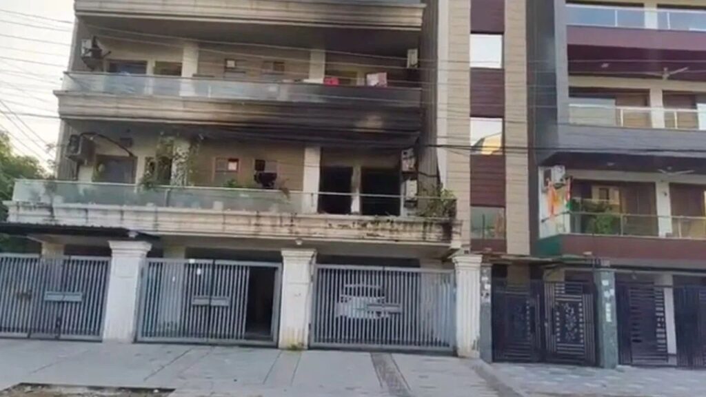 Fire broke out in the building due to AC explosion