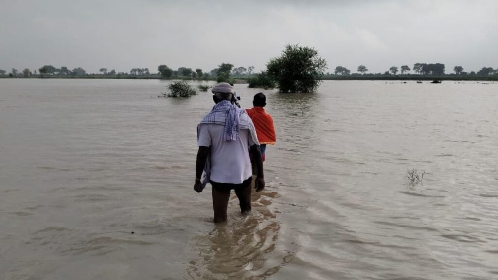 People are troubled due to waterlogging in villages