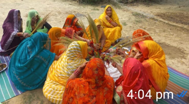 गोरखपुर: ग्रामीण क्षेत्रों में धूमधाम से संपन्न हुआ जीवित्पुत्रिका व्रत, महिलाओं ने मांगी संतान की लंबी उम्र