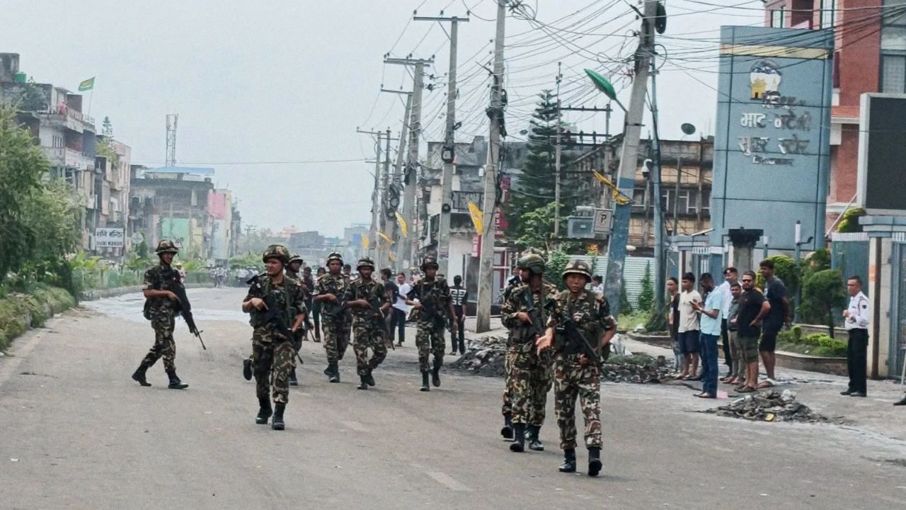 भारत-नेपाल सीमा पर एसएसबी की बड़ी कार्रवाई; यूपी, बिहार और बंगाल से पकड़े 35 कैदी भारत-नेपाल सीमा पर एसएसबी की बड़ी कार्रवाई; यूपी, बिहार और बंगाल से पकड़े 35 कैदी