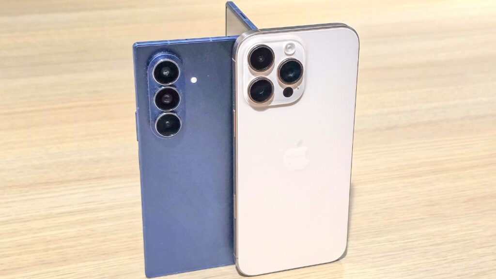 iPhone17 Pro Max and Galaxy Z Fold 7