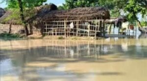 Barabanki News: सरयू नदी का जलस्तर बढ़ने से डूबा चौरारी का पुल, आवागमन हुआ बंद