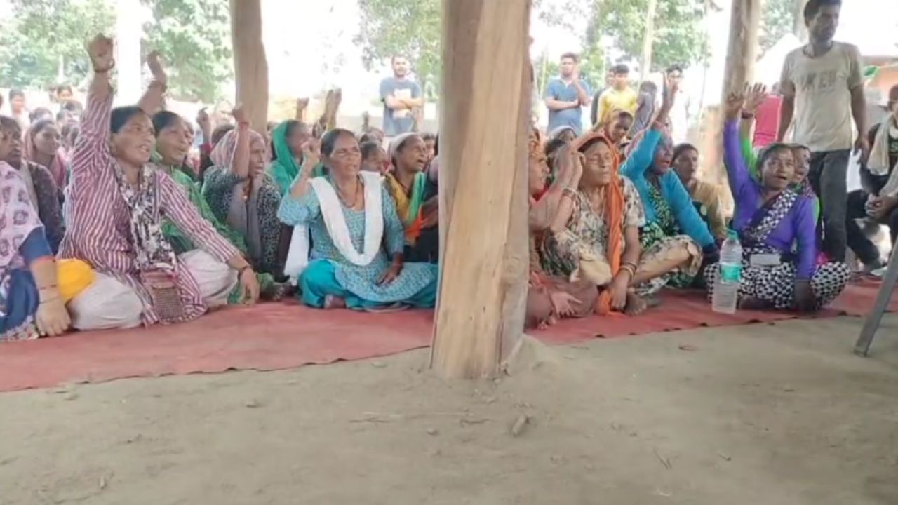 Ramnagar News: स्कूल छिना तो चुप नहीं बैठेंगे….. वन ग्राम पटरानी में फूटा शिक्षा का गुस्सा