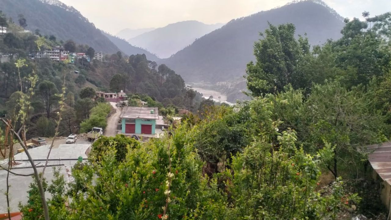 उत्तराखंड में मानसून का असर घटा, चटक धूप से बेहाल लोग, जानें अपने जिले का हाल