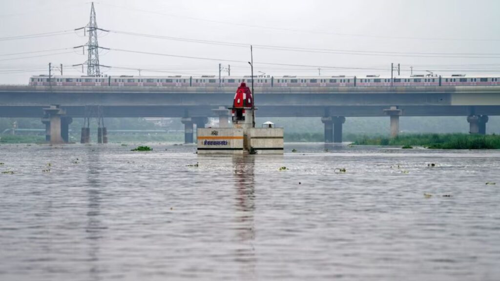 Yamuna river water level increased