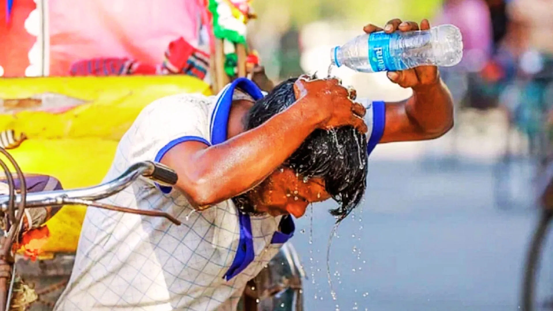 Weather Update: यूपी में उमस से कब मिलेगी राहत, जानिए आपके जिले में बरसेंगे बादल या बढ़ेगी गर्मी