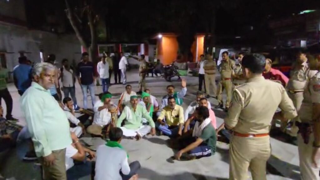farmers sitting on strike