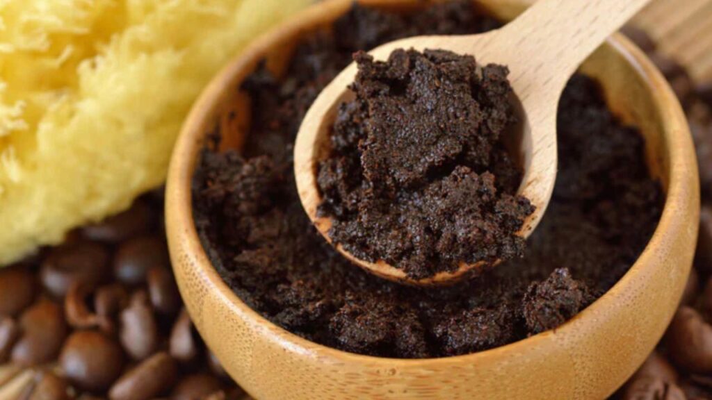 Make paste with onion and coffee