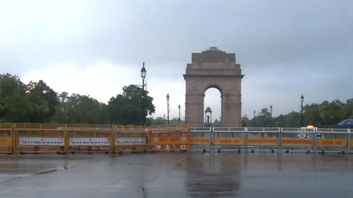 दिल्ली वासी सावधान! घर से निकलने से पहले जानें आज के मौसम की ताजा अपडेट