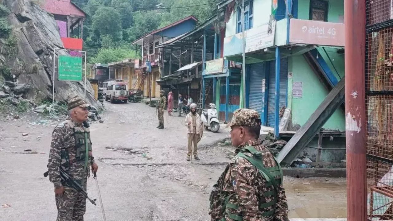 JK News: डोडा में तनाव बरकरार; तीसरे दिन भी कर्फ्यू जारी, इंटरनेट बंद