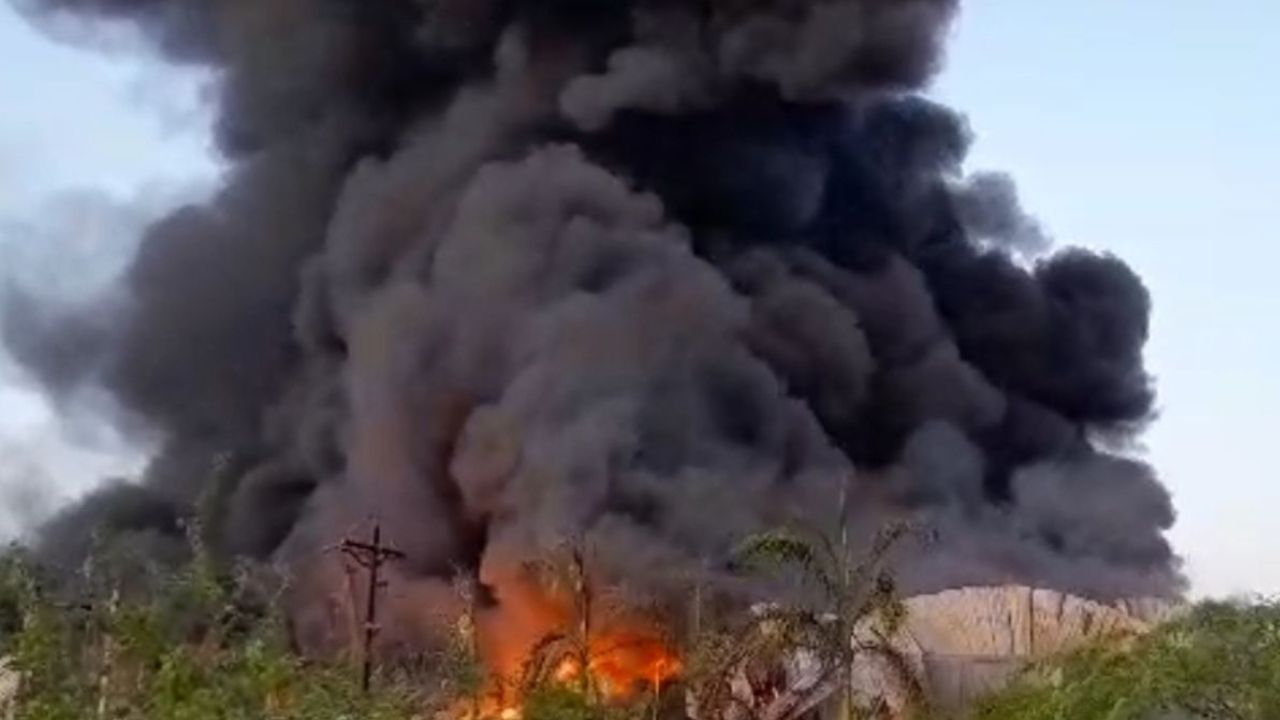 गुजरात के भरूच में संघवी ऑर्गेनिक्स फैक्ट्री में हादसा, भीषण आग से मची अफरा-तफरी, राहत कार्य जारी