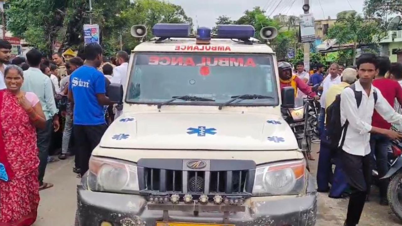 Maharajganj News: स्टार हॉस्पिटल में महिला की मौत के बाद 20 लाख में समझौता, लोगों में मचा हड़कंप