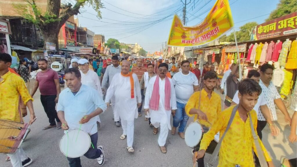 Organizing a grand Bilva invitation procession on Navratri-Dussehra