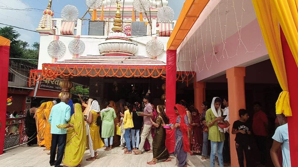 Devotees reached the temple for darshan