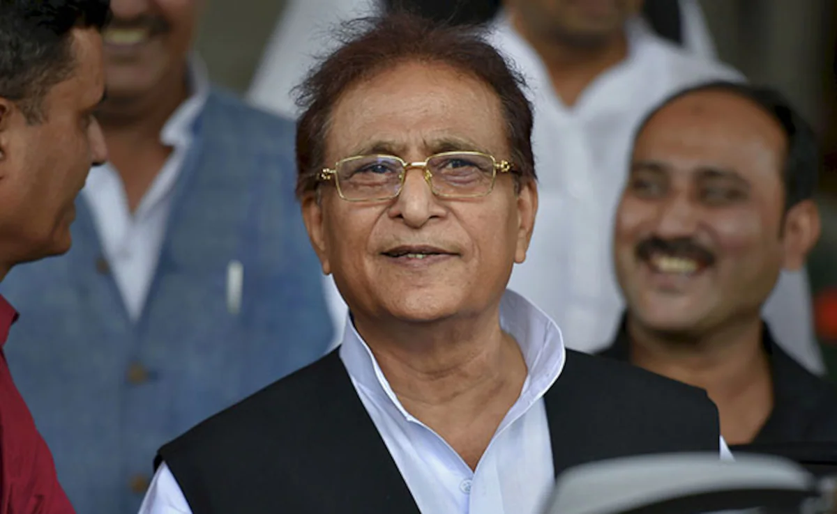 आज़म खान की रिहाई पर सपा में खुशी की लहर, अखिलेश यादव का एक और बड़ा बयान आया सामने