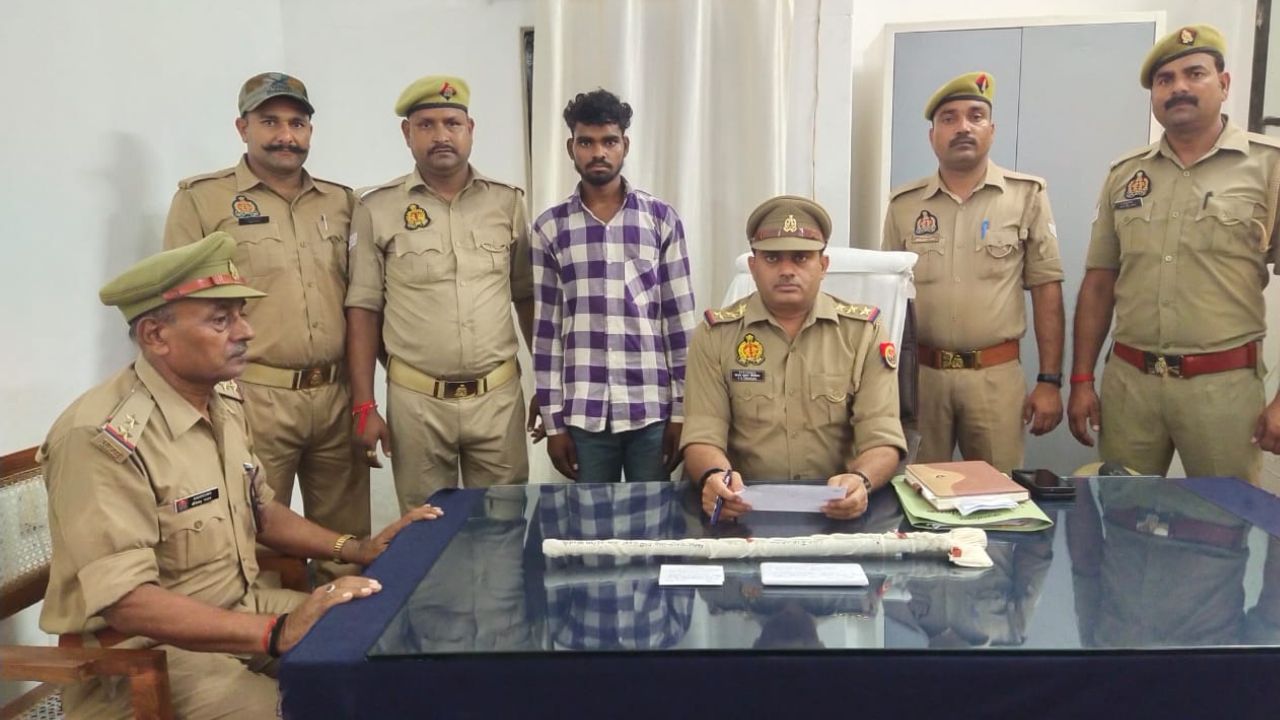 UP Crime: सोनभद्र में प्रेम विवाद ने लिया खौफनाक रूप, शराब के नशे में पति की कुल्हाड़ी से हत्या UP Crime: सोनभद्र में प्रेम विवाद ने लिया खौफनाक रूप, शराब के नशे में पति की कुल्हाड़ी से हत्या