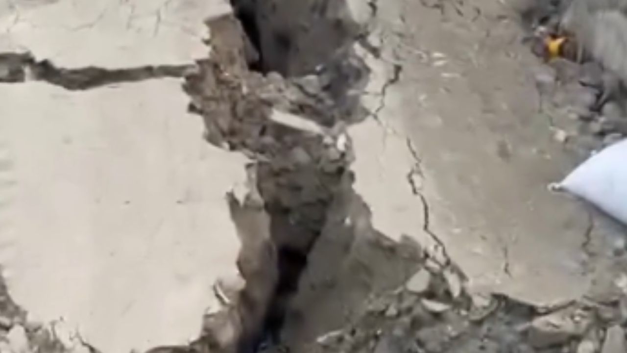 Uttrakhand News: प्रेमनगर में पुल टूटा… वैकल्पिक पुल भी ध्वस्त! हजारों लोग फंसे