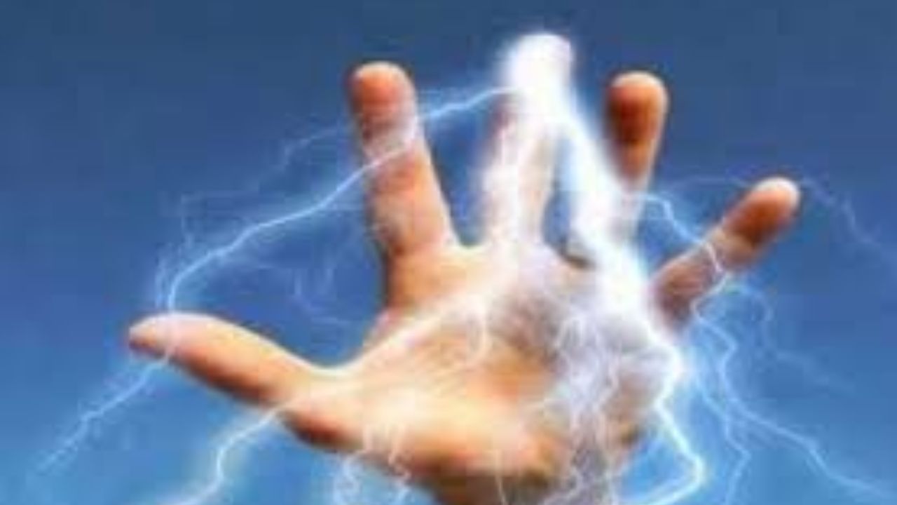 कौशांबी में पूजा पंडाल में करंट लगने से युवक की मौत, मचा हड़कंप