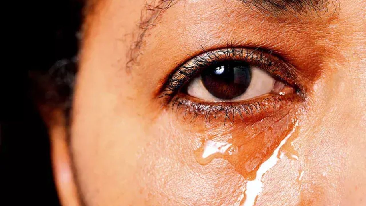 बिजनौर का हैवान पति: पहले बीवी को किया गंजा, फिर पेट्रोल डालकर कर दिया कांड बिजनौर का हैवान पति: पहले बीवी को किया गंजा, फिर पेट्रोल डालकर कर दिया कांड