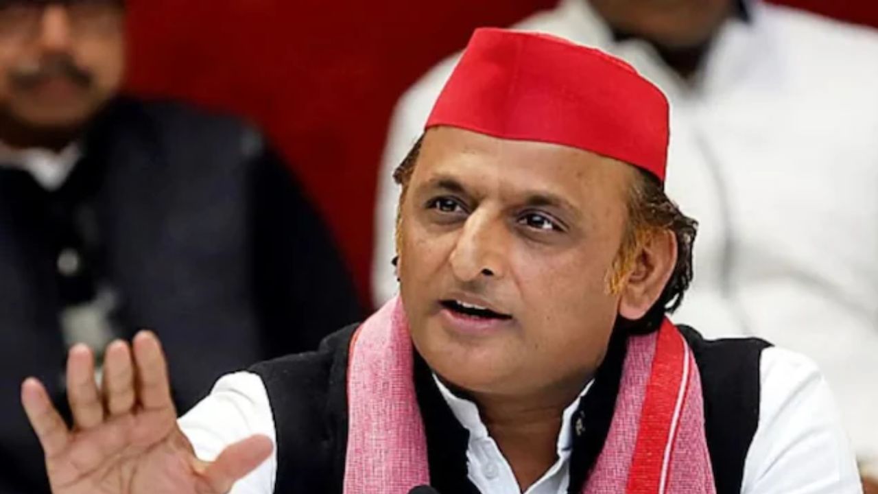 अखिलेश यादव ने कफ सीरप कांड में योगी सरकार को घेरा: कहा- अब घर तोड़ने वाला वाहन कहां गायब हो गया?