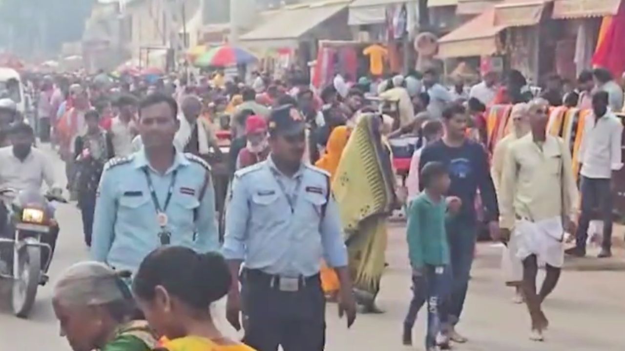 Video: सरयू स्नान से लेकर राम भजन तक- अयोध्या में उमड़ा भक्ति का सागर