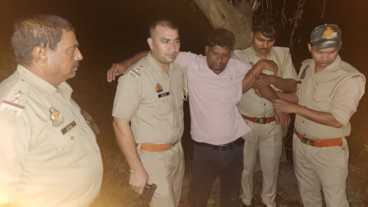 Ballia News: बलिया में पुलिस हिस्ट्रीशीटर पशु तस्कर के बीच मुठभेड़, आरोपी गिरफ्तार; जानें क्या है पूरा मामला