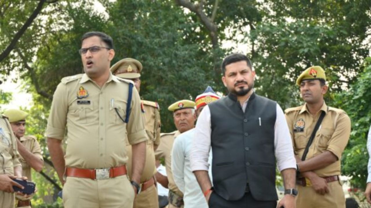 Barabanki: डीएम ने छठ पर्व की तैयारियों का लिया जायजा, घाटों पर सुरक्षा और सुविधा पर दिए निर्देश Barabanki: डीएम ने छठ पर्व की तैयारियों का लिया जायजा, घाटों पर सुरक्षा और सुविधा पर दिए निर्देश