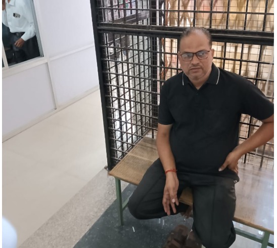 जेल की सलाखों के पीछे पहुंचा दोषी